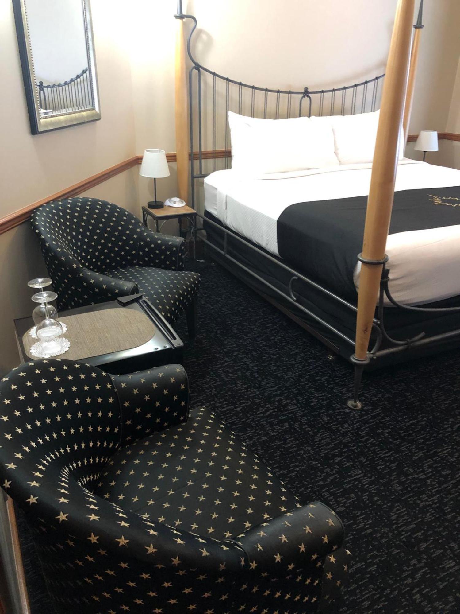Inn At Black Star Farms Suttons Bay Екстер'єр фото
